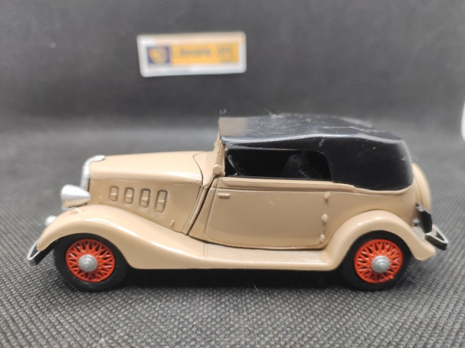 RENAULT VIVASPORT 1934 - DUBRAY - N° 36 - 1/43 | Renault Vivasport Cabriolet de 1934 - 36 |