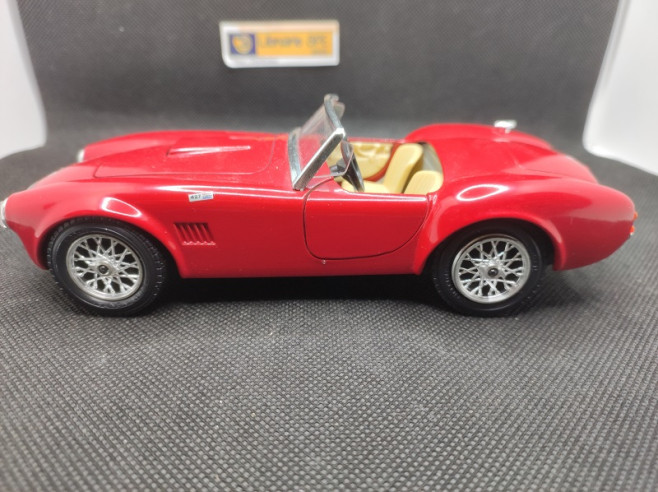 AC COBRA 427 - BURAGO - 1/24 | Ford GT N°6 Le mans 1969 Guf |