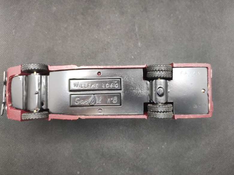 CAMION WILLEME LD610 "BISCOTTES PRIOR" - GASOIL - N° 8 - 1/50 | Camion Willeme LD610 Biscottes Prior - 8 |