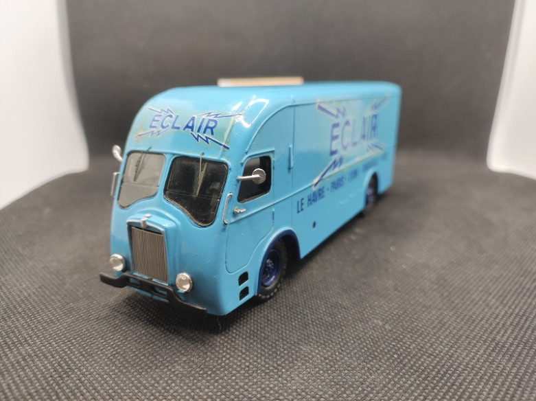 CAMION WILLEME L10 " FOURGON ECLAIR" - MINITRUCKS - EX41 - 1/50 | Camion Willeme L10 Fourgon Eclair - ex41 |