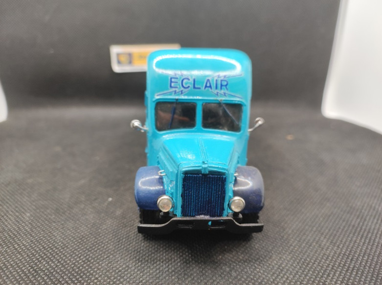 CAMION WILLEME L10 " FOURGON ECLAIR" - GASOIL - N° 1 - 1/50 | Camion Willeme L10 Fourgon Eclair - 1 |