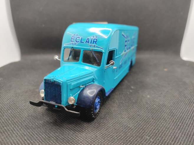 CAMION WILLEME L10 " FOURGON ECLAIR" - GASOIL - N° 1 - 1/50 | Camion Willeme L10 Fourgon Eclair - 1 |