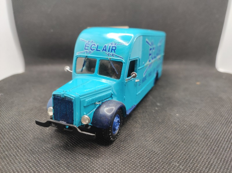 CAMION WILLEME L10 " FOURGON ECLAIR" - GASOIL - N° 1 - 1/50 | Camion Willeme L10 Fourgon Eclair - 1 |