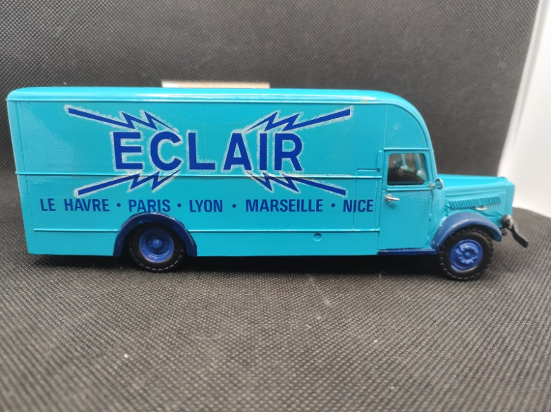 CAMION WILLEME L10 " FOURGON ECLAIR" - GASOIL - N° 1 - 1/50 | Camion Willeme L10 Fourgon Eclair - 1 |