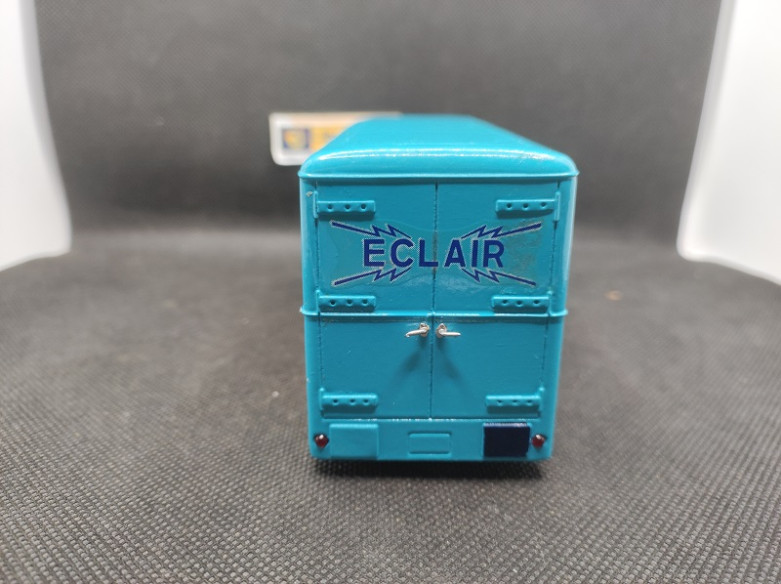 CAMION WILLEME L10 " FOURGON ECLAIR" - GASOIL - N° 1 - 1/50 | Camion Willeme L10 Fourgon Eclair - 1 |