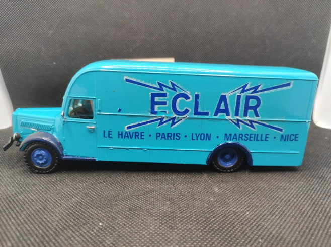 CAMION WILLEME L10 " FOURGON ECLAIR" - GASOIL - N° 1 - 1/50 | Camion Willeme L10 Fourgon Eclair - 1 |