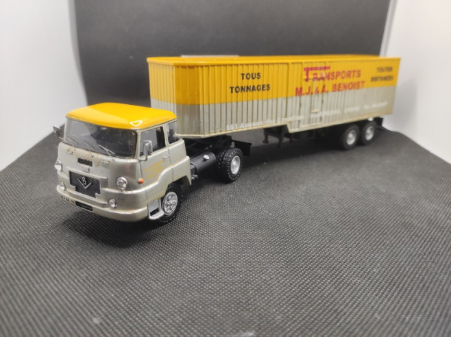 CAMION TRANSPORTS M.J & A. BENOIST - MINITRUCKS - 1/50 | Camion Transports M.J & A. Benoist |