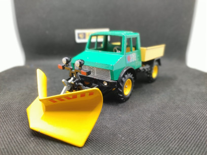 MERCEDES UNIMOG CHASSE NEIGE - BRITAINS - N° 9569 - 1/43 | Mercedes Unimog Chasse Neige - 9569 |