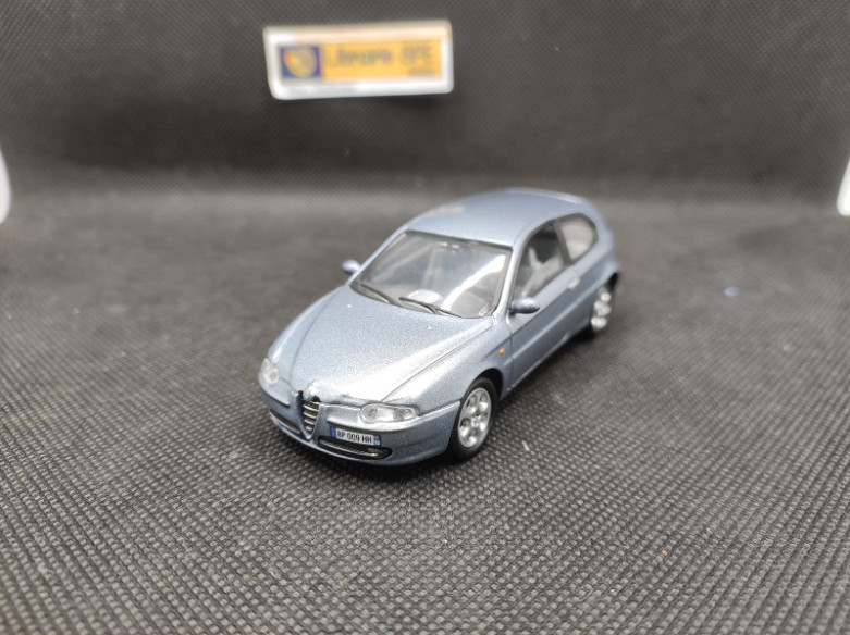 ALFA ROMEO 147 2000 - SOLIDO - N° 1566 - 1/43 | Alfa Roméo 147 de 2000 - 1566 |