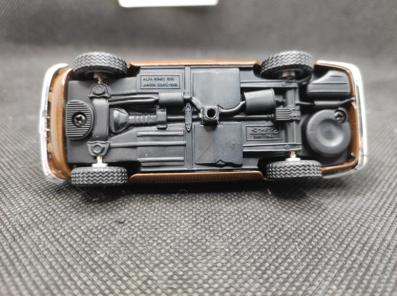 ALFA ROMEO 1300 JUNIOR COUPÉ 1960 - SOLIDO - N° 1852 - 1/43 | Alfa Romeo 1300 Junior Coupé de 1960 - 1852 |