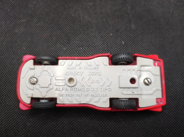 ALFA ROMEO 33 TIPO LE MANS N° 36 - DINKY TOYS GB - N° 210 - 1/43 | Alfa Roméo 33 Tipo Le Mans n° 36 - 210 |