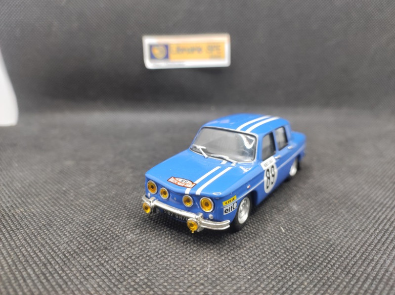 RENAULT 8 GORDINI N°89 RALLYE MONTE CARLO 1969 - IXO - N° 20 - 1/43 | Renault 8 Gordini N° 89 Rallye  Monte Carlo de 1969 - 20 |