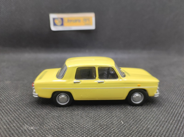 RENAULT 8 S 1969 - NOREV - N° 9 - 1/43 | Renault 8 S 1969 - 9 |