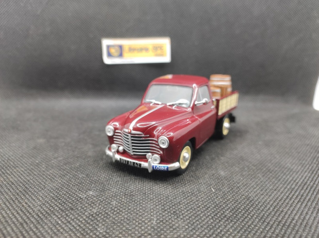 RENAULT COLORALE PLATEAU A RIDELLES 1952 - IXO - N° 60 - 1/43 | Renault Colorale Plateau à Ridelles de 1952 - 60 |