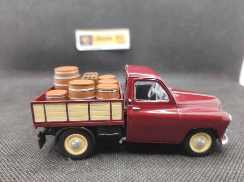 RENAULT COLORALE PLATEAU A RIDELLES 1952 - IXO - N° 60 - 1/43 | Renault Colorale Plateau à Ridelles de 1952 - 60 |