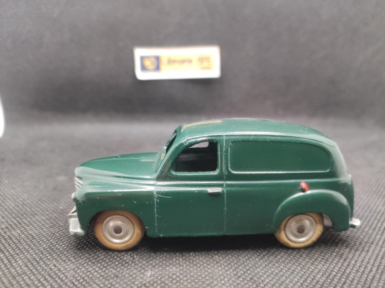 RENAULT COLORALE 800 KGS - CIJ - N° 3/44 - 1/43 | Renault Colorale 800 Kgs - 3/44 |