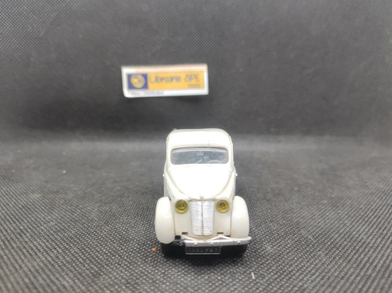 RENAULT JUVAQUATRE - NOREV - N° 10 - 1/43 | Renault Juvaquatre - 10 |