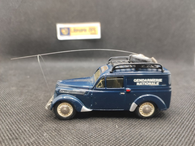RENAULT JUVAQUATRE GENDARMERIE - ELYSEE - N°...