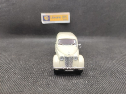 RENAULT JUVAQUATRE BREAK 1949 - UNIVERSAL HOBBIES - N° 2 - 1/43 | Renault Juvaquatre Break de 1949 - 2 | 2