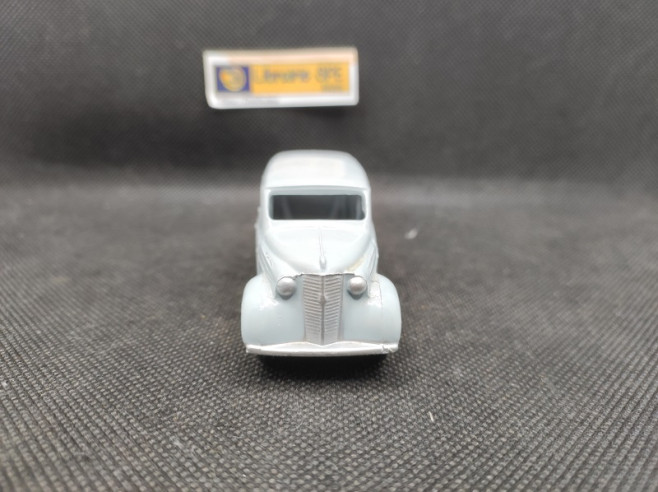 RENAULT JUVAQUATRE 300 KGS BREAK - CIJ - N° 3/68 - 1/43 | Renault Juvaquatre 300 Kgs Break - 3/68 |