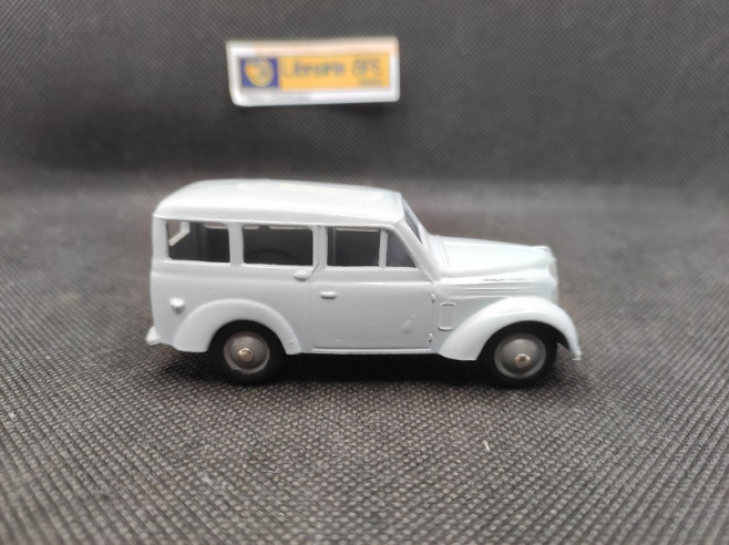 RENAULT JUVAQUATRE 300 KGS BREAK - CIJ - N° 3/68 - 1/43 | Renault Juvaquatre 300 Kgs Break - 3/68 |