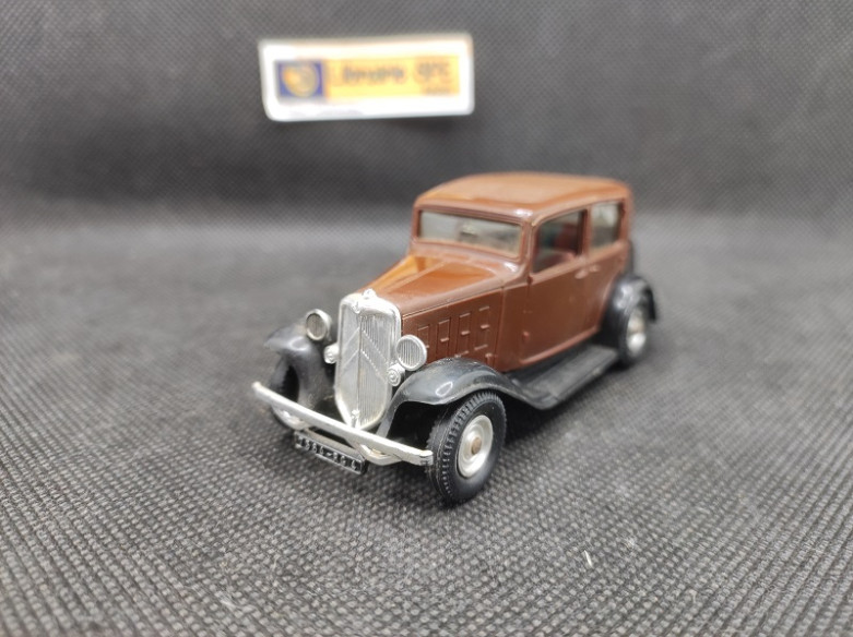 CITROEN ROSALIE 1934 - NOREV - N° 35 - 1/43 | Citroën Rosalie de 1934 - 35 |