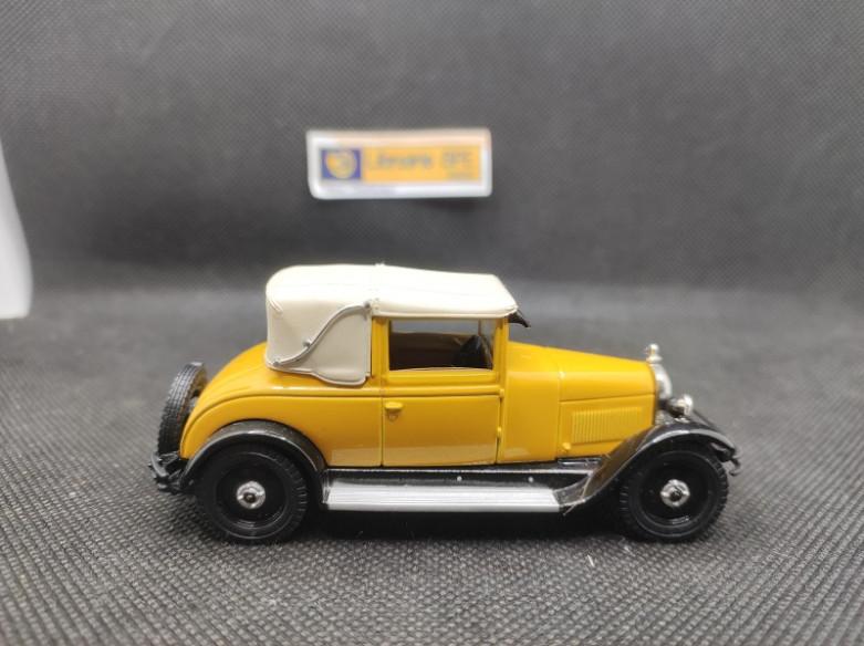 CITROEN B14 G CABRIOLET 1928 - UNIVERSAL HOBBIES - 1/43 | Citroën B14 G Cabriolet de 1928 |