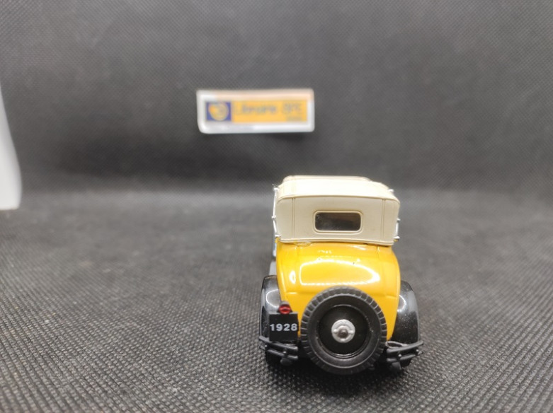 CITROEN B14 G CABRIOLET 1928 - UNIVERSAL HOBBIES - 1/43 | Citroën B14 G Cabriolet de 1928 |