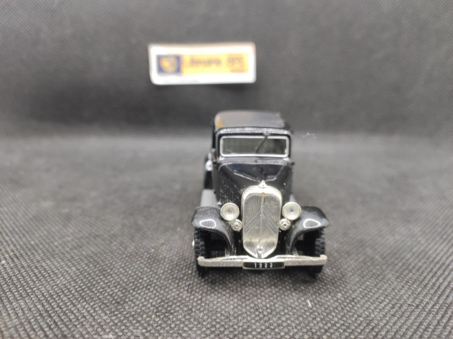 CITROEN 8CV ROSALIE 1933 - UNIVERSAL HOBBIES - N° 07 - 1/43 | Citroën 8cv Rosalie de 1933 - 07 |