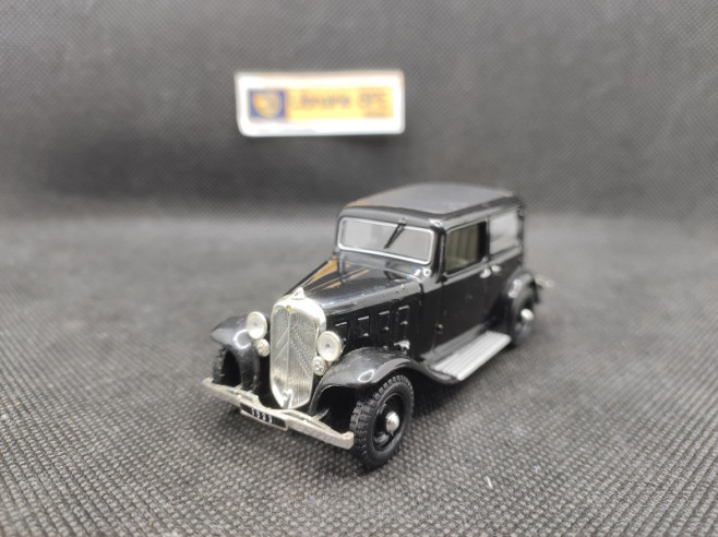 CITROEN 8CV ROSALIE 1933 - UNIVERSAL HOBBIES - N° 07 - 1/43 | Citroën 8cv Rosalie de 1933 - 07 |