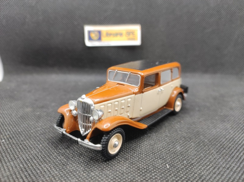 CITROEN 15 A FAMILIALE 1933 - UNIVERSAL HOBBIES - 1/43 | Citroën 15 A Familiale de 1933 |