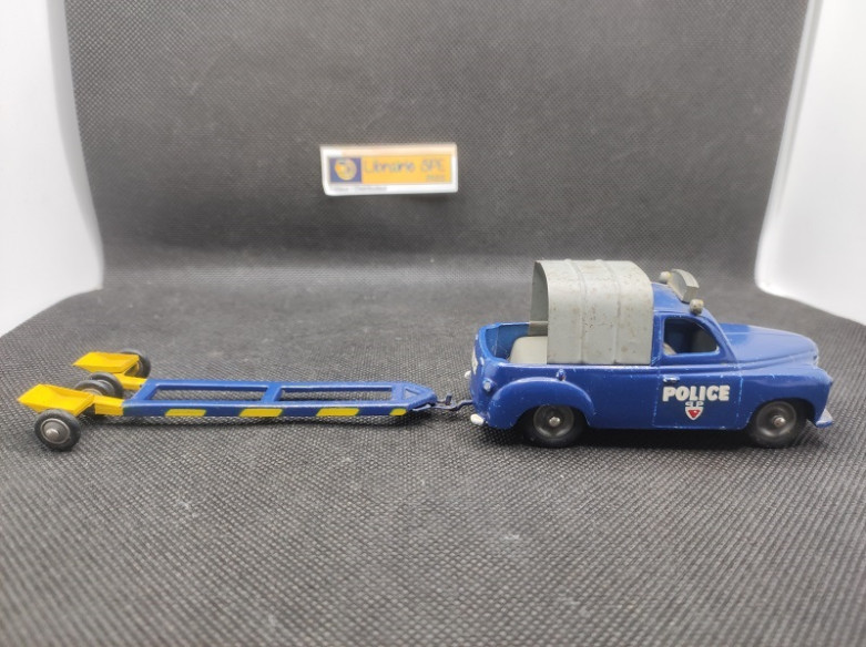 RENAULT COLORALE CHARIOT POLICE " ZONE BLEUE"- C.I.J - N° 3/65 - 1/43 | Renault Colorale Chariot Police " Zone Bleue " - 3.65 |