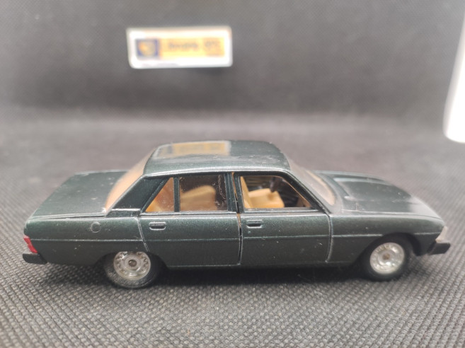 PEUGEOT 604 V6 SL - SOLIDO - N° 40 - 1/43 | Peugeot 604 V6 SL - 40 |