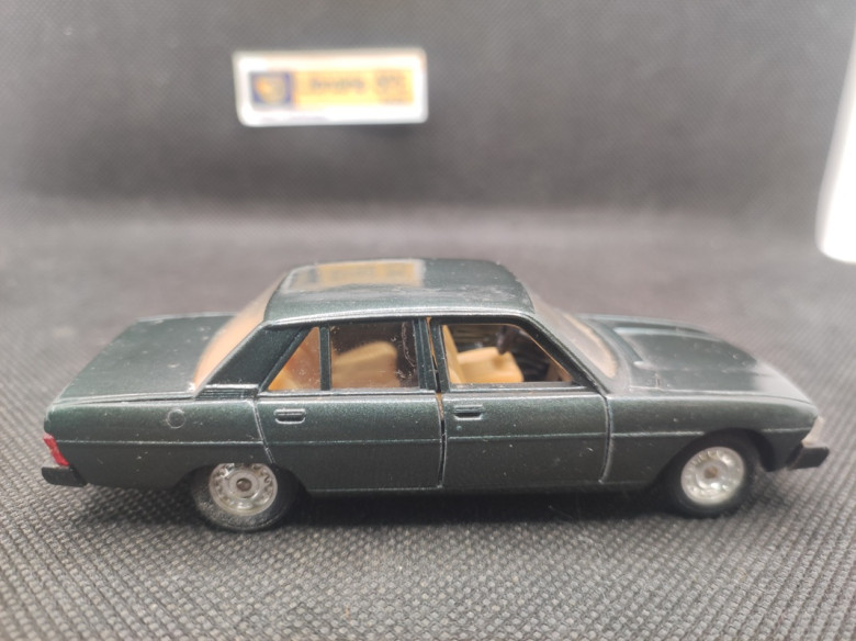 PEUGEOT 604 V6 SL - SOLIDO - N° 40 - 1/43 | Peugeot 604 V6 SL - 40 |