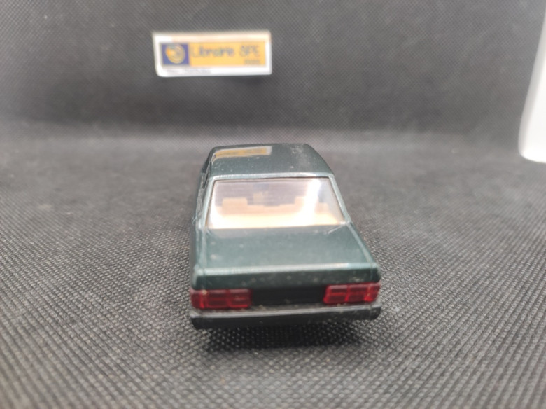 PEUGEOT 604 V6 SL - SOLIDO - N° 40 - 1/43 | Peugeot 604 V6 SL - 40 |