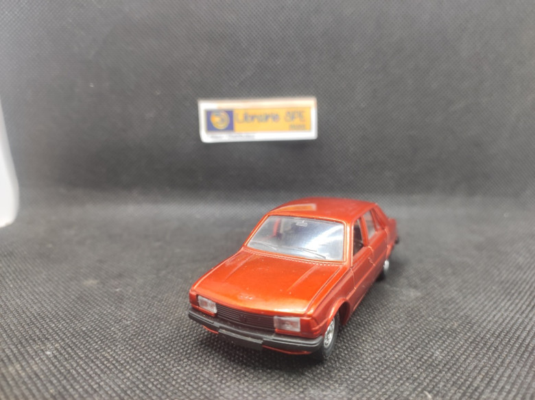 PEUGEOT 305 ROUGE 1977 - SOLIDO - N° 90 - 1/43 | Peugeot 305 Rouge de 1977 - 90 |