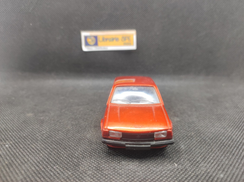 PEUGEOT 305 ROUGE 1977 - SOLIDO - N° 90 - 1/43 | Peugeot 305 Rouge de 1977 - 90 |