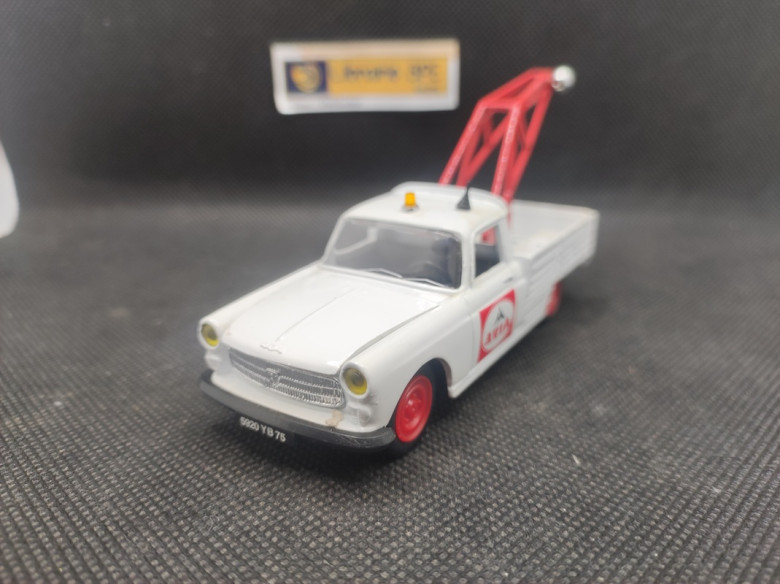 PEUGEOT 404 DEPANNEUSE AVIA - ELIGOR - 1/43 | Peugeot 404 Dépanneuse AVIA |