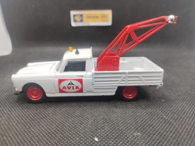 PEUGEOT 404 DEPANNEUSE AVIA - ELIGOR - 1/43 | Peugeot 404 Dépanneuse AVIA |