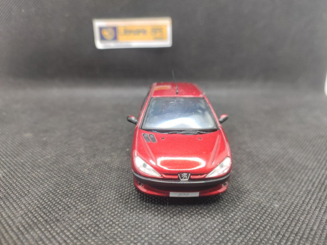 PEUGEOT 206 XT PREMIUN 1998 - NOREV - 472601 - 1/43 | Peugeot 206 Berline XT Premium de 1998 - 472601 |