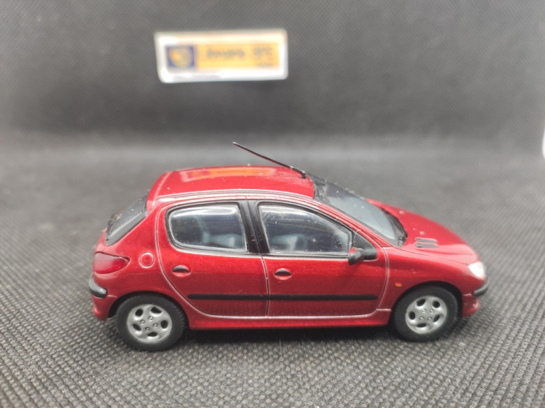 PEUGEOT 206 XT PREMIUN 1998 - NOREV - 472601 - 1/43 | Peugeot 206 Berline XT Premium de 1998 - 472601 |