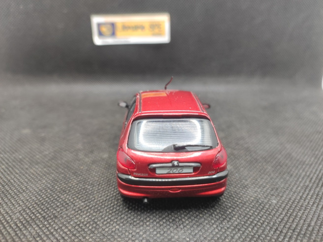 PEUGEOT 206 XT PREMIUN 1998 - NOREV - 472601 - 1/43 | Peugeot 206 Berline XT Premium de 1998 - 472601 |