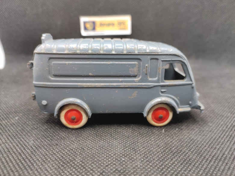 RENAULT 1000 KGS FOURGON - C.I.J - N° 3-60 - 1/43 | Renault 1000Kgs fourgon - 3-60 |