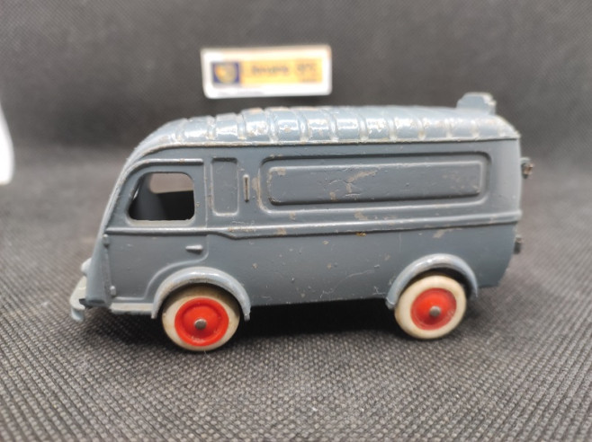 RENAULT 1000 KGS FOURGON - C.I.J - N° 3-60 - 1/43 | Renault 1000Kgs fourgon - 3-60 |