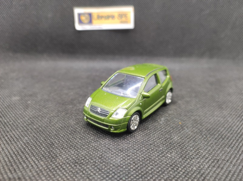 CITROEN C2 2004 - NOREV - N° 813 - 1/64 | Citroën C2 de 2004 -813 |