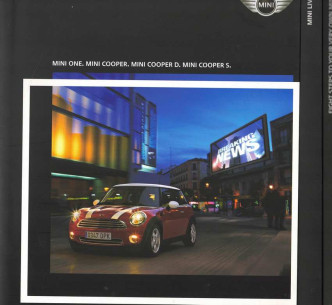 Catalogue MINI ONE et COOPER (2007) Anglais | MINI034 - Ref: 7 11 056 024 18(L) 2 2007 VM |