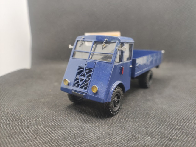 CAMION RENAULT TYPE AHN PLATEAU - IXO - 1/43 | Camion Renault Type AHN Plateau |