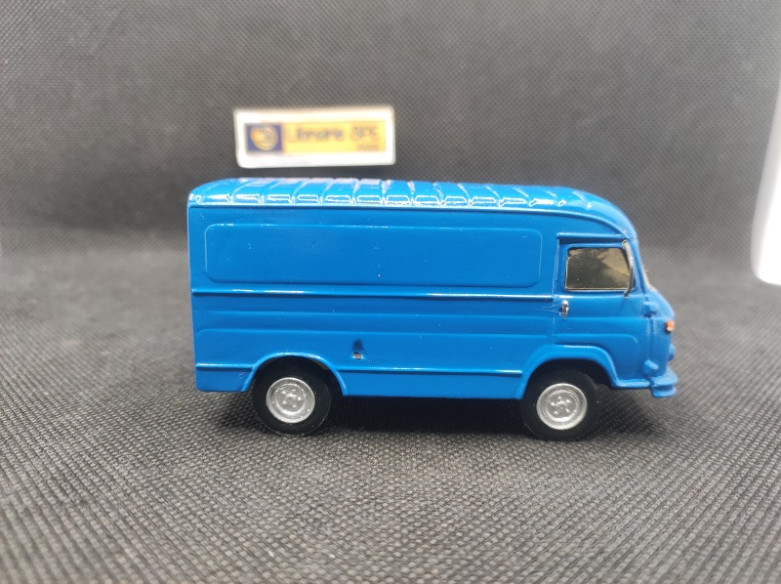 FOURGON SAVIEM SB 2 - FIRETRUCK - N° 1 - 1/50 | Fourgon Saviem SG 2 - 1 |