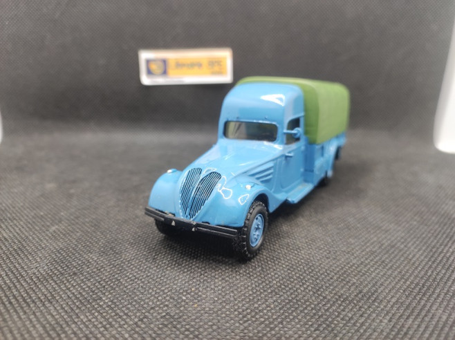 PEUGEOT DK5J 1939 - MINITRUCKS - N° EX22 - 1/50 | Peugeot DK5J de 1939 - ex22 |