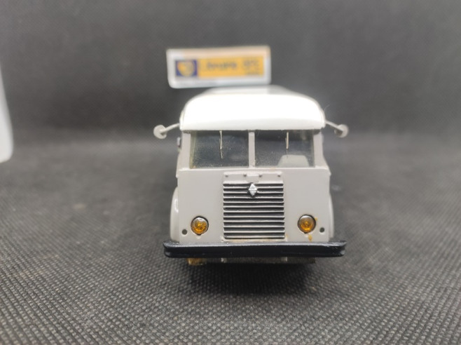 RENAULT 2.5T FOURGON CRS - MINITRUCKS - N° 22 - 1/50 | Renault 2,5T fourgon CRS - 22 |